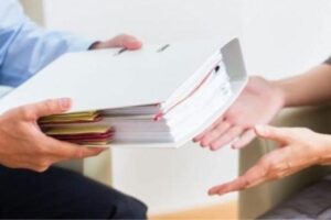 Đảm bảo việc bàn giao công việc kế toán diễn ra đầy đủ và rõ ràng.